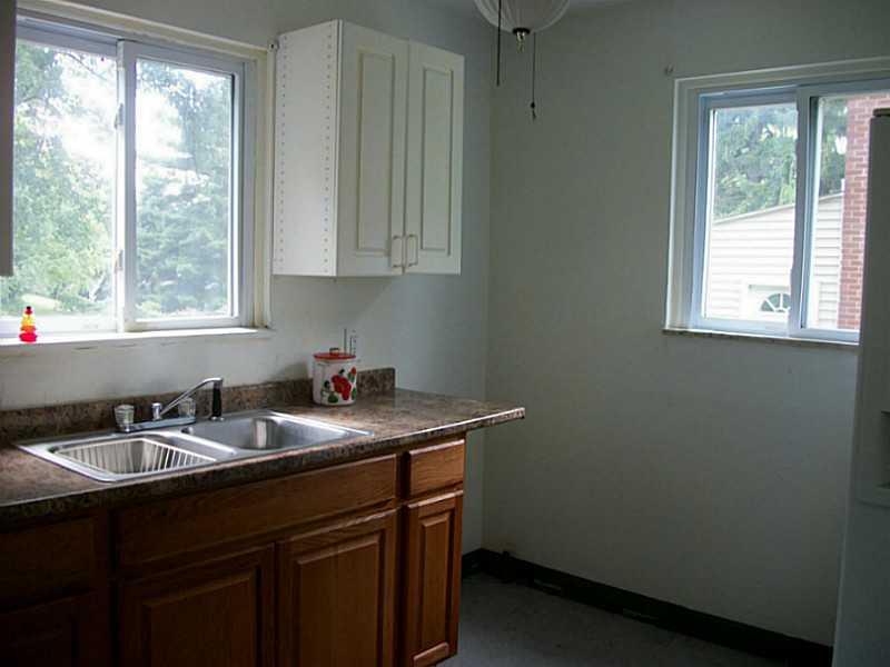 12 Ridge Road Braddock Hills, PA 15221 - Photo 9 of 16 Kitchen.