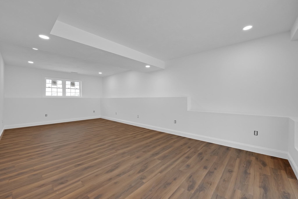 87 Vinton Road Sturbridge, MA 01566 - Photo 21 of 33