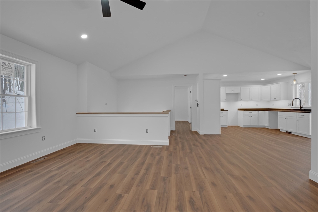 87 Vinton Road Sturbridge, MA 01566 - Photo 4 of 33