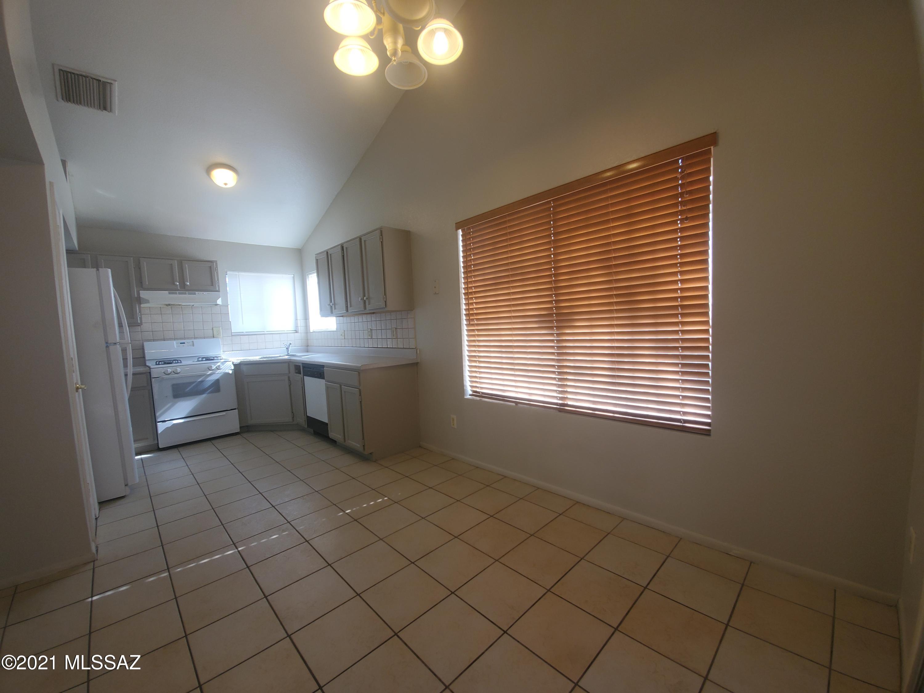5424 South Wembly Road Tucson, AZ 85746 - Photo 5 of 17 Gallery Image 5