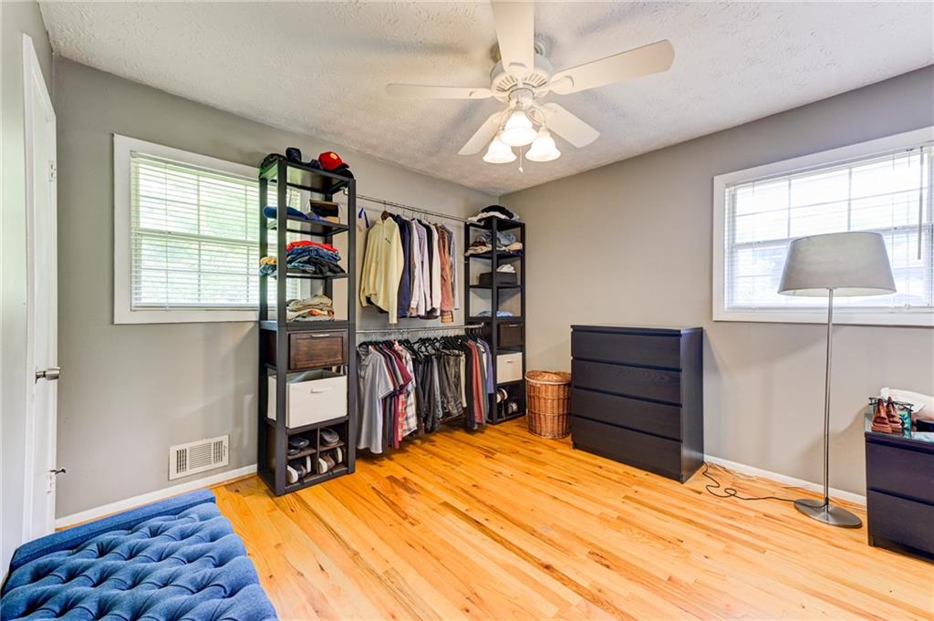 2423 Woodacres Road Northeast Atlanta, GA 30345 - Photo 15 of 39