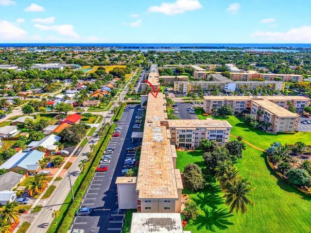 $130,000 | 230 Northeast 26th Avenue, Unit 3020, Boynton Beach, FL 33435