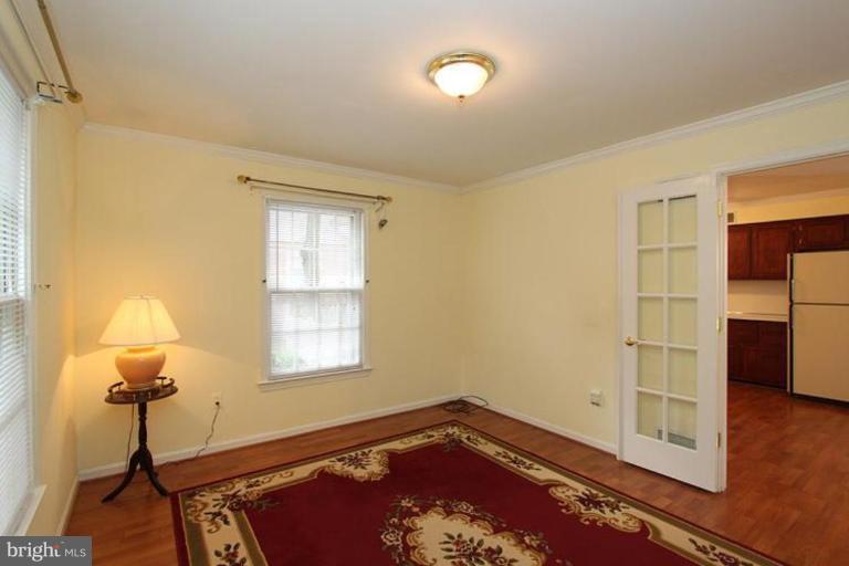 9518 Clement Road Silver Spring, MD 20910 - Photo 5 of 27