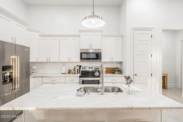 $5,000 | 406 East Martial Avenue, Lafayette, LA 70508