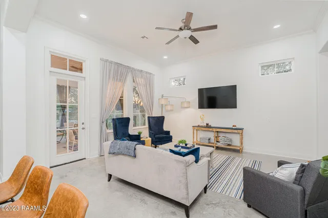 $5,000 | 406 East Martial Avenue, Lafayette, LA 70508