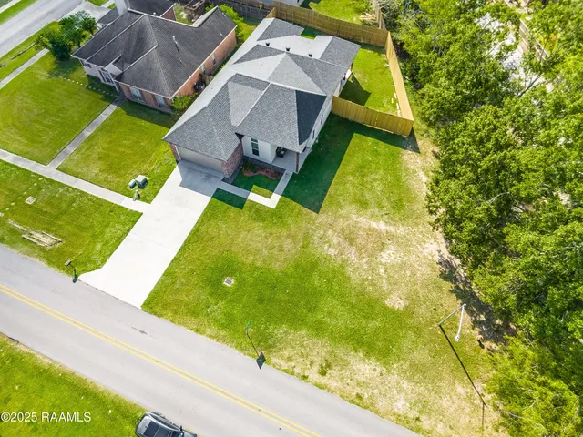 $4,000 | 406 East Martial Avenue, Lafayette, LA 70508