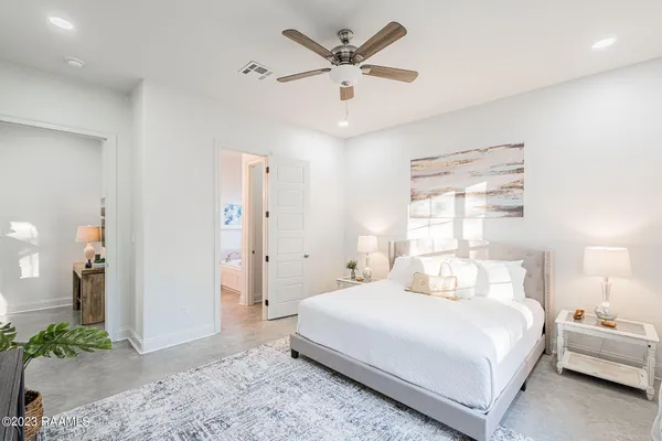 $5,000 | 406 East Martial Avenue, Lafayette, LA 70508