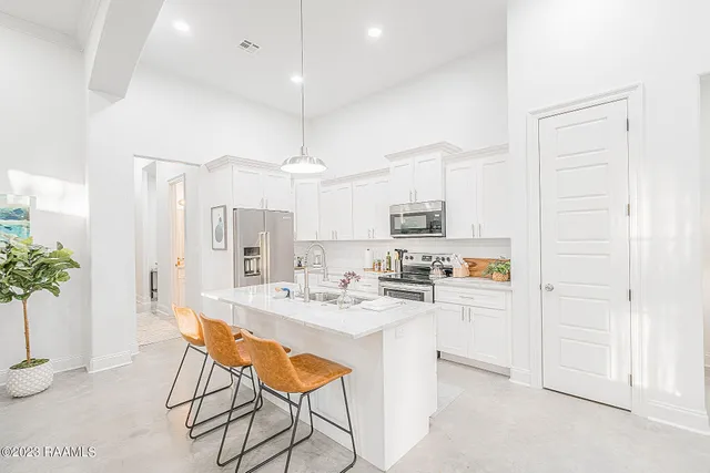 $5,000 | 406 East Martial Avenue, Lafayette, LA 70508