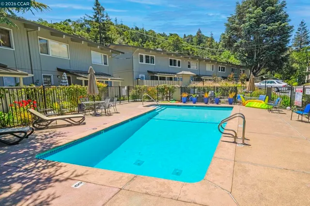 $2,300 | 73 Brookwood Road, Orinda, CA 94563