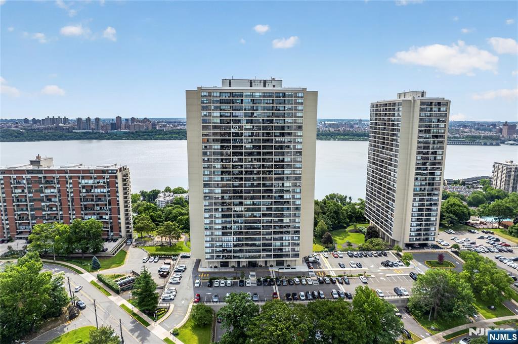 6 Horizon Road, Unit 602 Fort Lee, NJ 07024 - Photo 7 of 35
