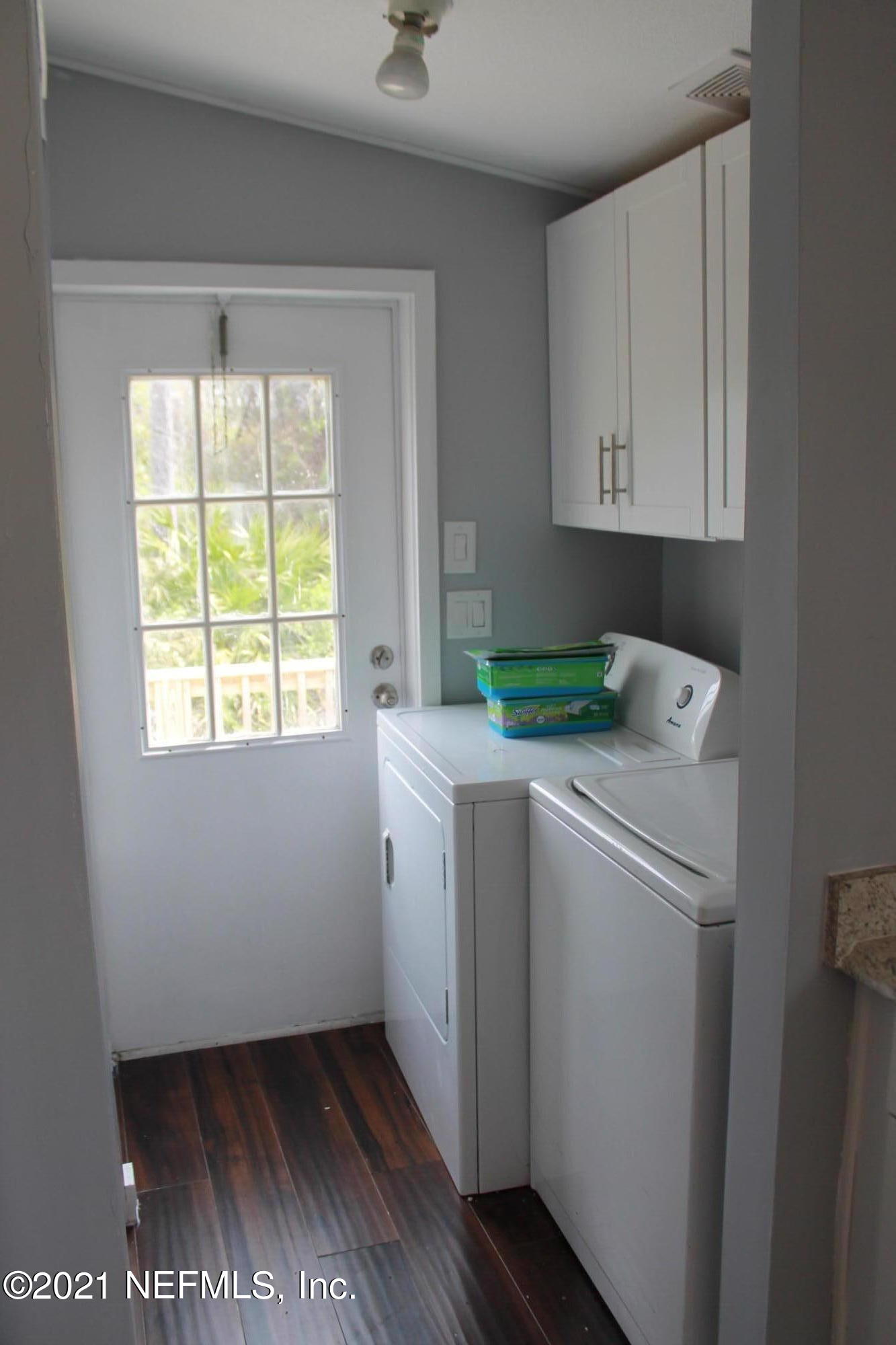 16006 Shellcracker Road Jacksonville, FL 32226 - Photo 12 of 41 a utility room with dryer and washer