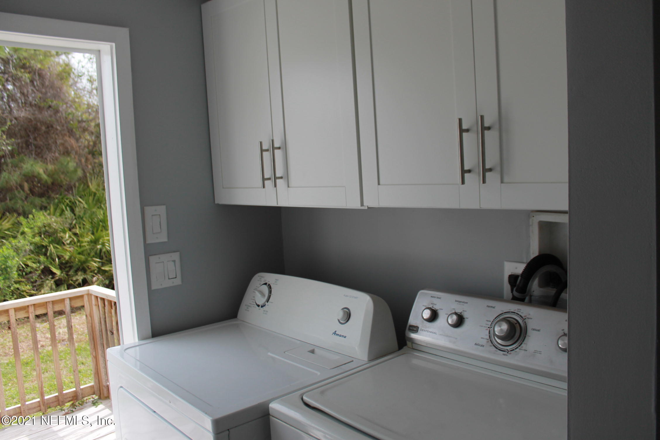 16006 Shellcracker Road Jacksonville, FL 32226 - Photo 13 of 41 a utility room with dryer and washer