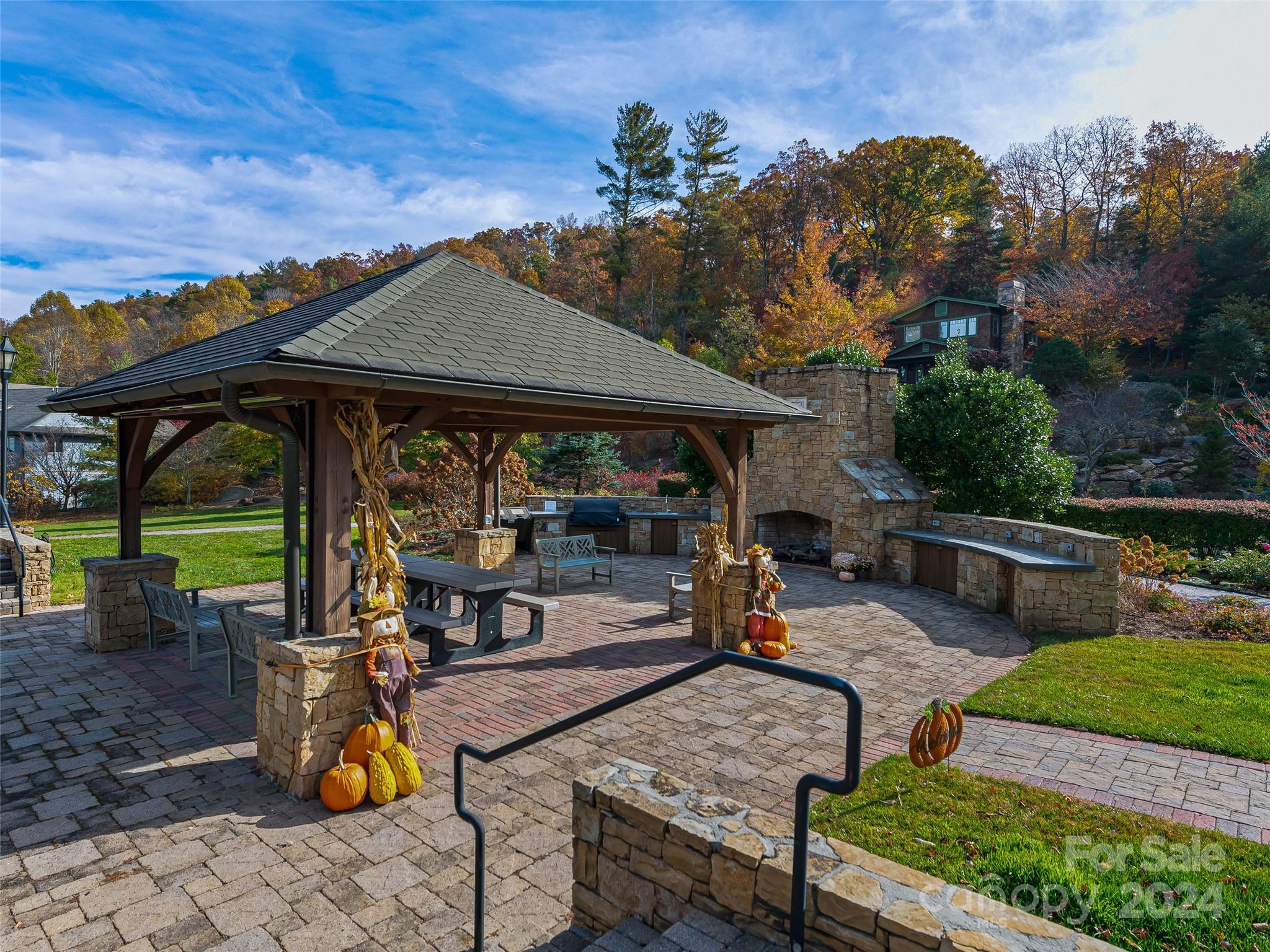 159 Senator Reynolds Road Asheville, NC 28804 - Photo 11 of 15 Gallery Image 11