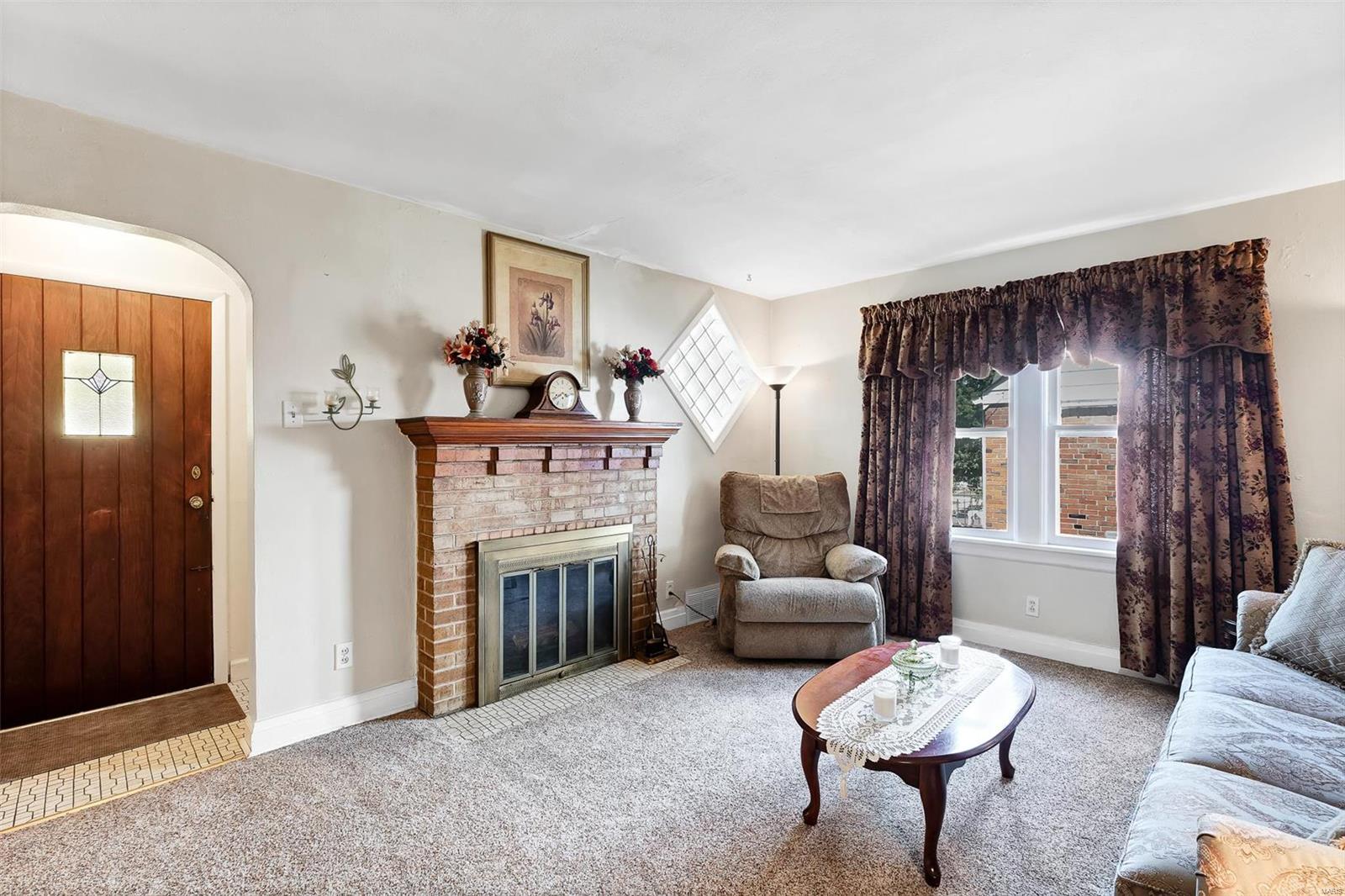 2956 Walton Road St. Louis, MO 63114 - Photo 3 of 21 Gallery Image 3