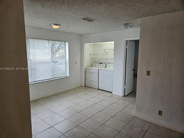 $1,985 | 3300 Pinewalk Drive North, Unit 1911, Margate, FL 33063