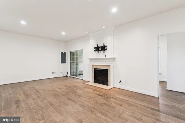 $3,200 | 14551 Crossfield Way, Unit 56A, Woodbridge, VA 22191