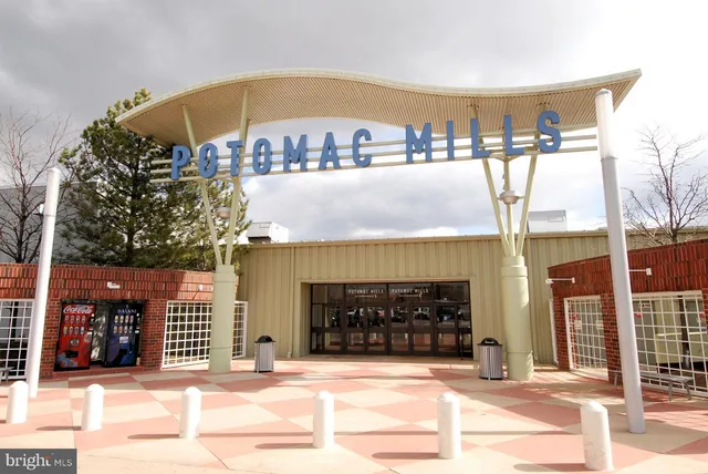 $3,200 | 14551 Crossfield Way, Unit 56A, Woodbridge, VA 22191