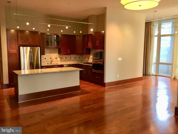 $3,950 | 8220 Crestwood Heights Drive, Unit 112, McLean, VA 22102