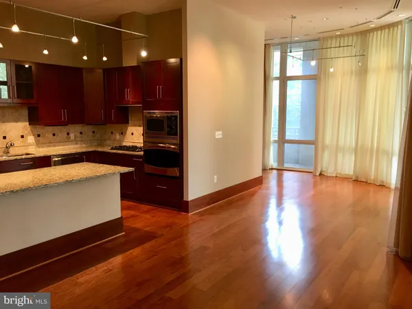 $3,950 | 8220 Crestwood Heights Drive, Unit 112, McLean, VA 22102