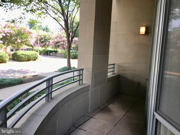 $3,950 | 8220 Crestwood Heights Drive, Unit 112, McLean, VA 22102