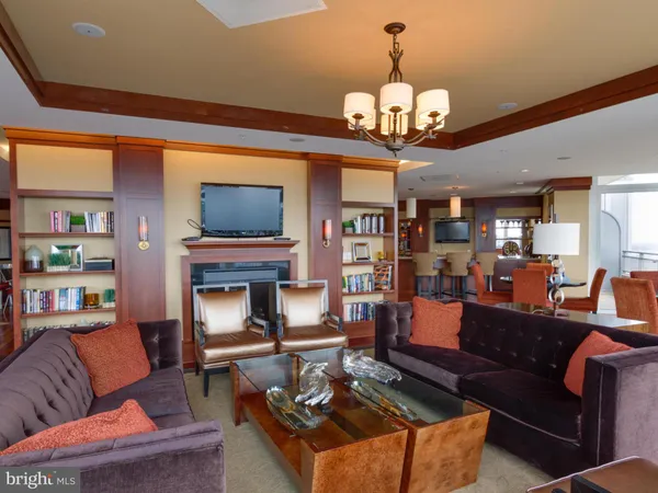 $3,950 | 8220 Crestwood Heights Drive, Unit 112, McLean, VA 22102