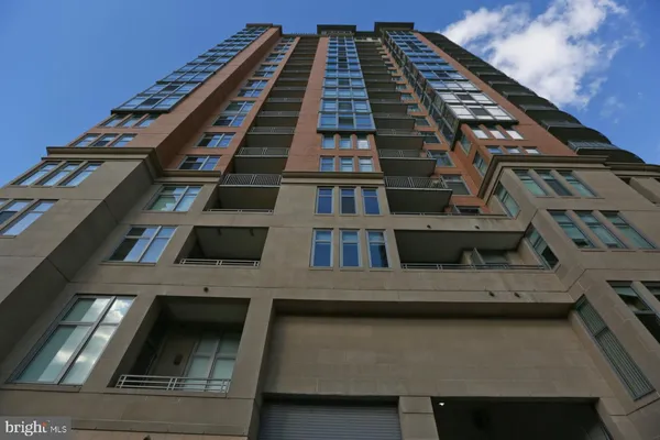 $3,950 | 8220 Crestwood Heights Drive, Unit 112, McLean, VA 22102