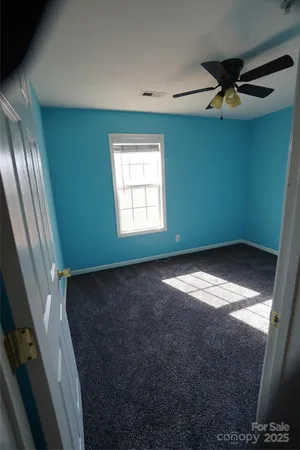 a view of empty room with window