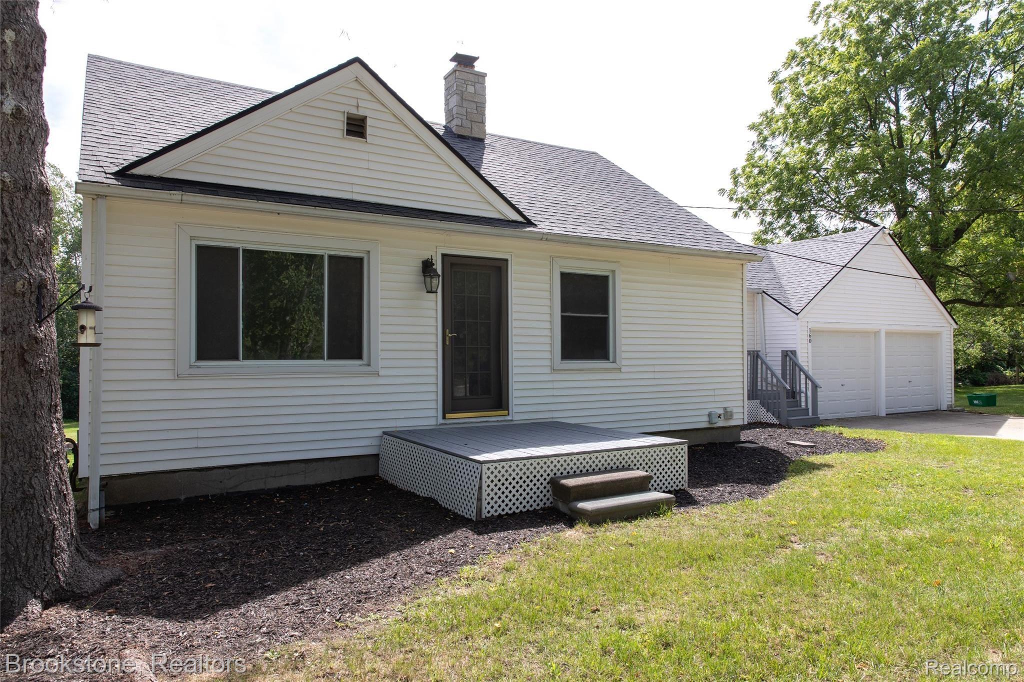 160 Collier Road Auburn Hills, MI 48326 - Photo 5 of 29 Newer roof!