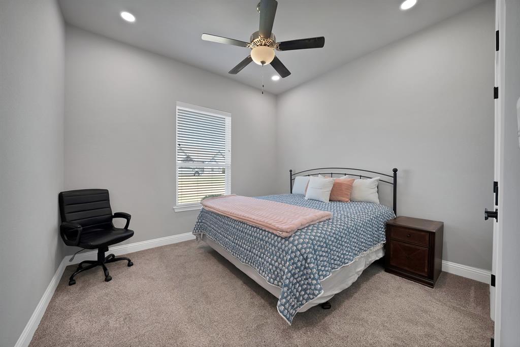 244 Harvard Lane Springtown, TX 76082 - Photo 18 of 37
