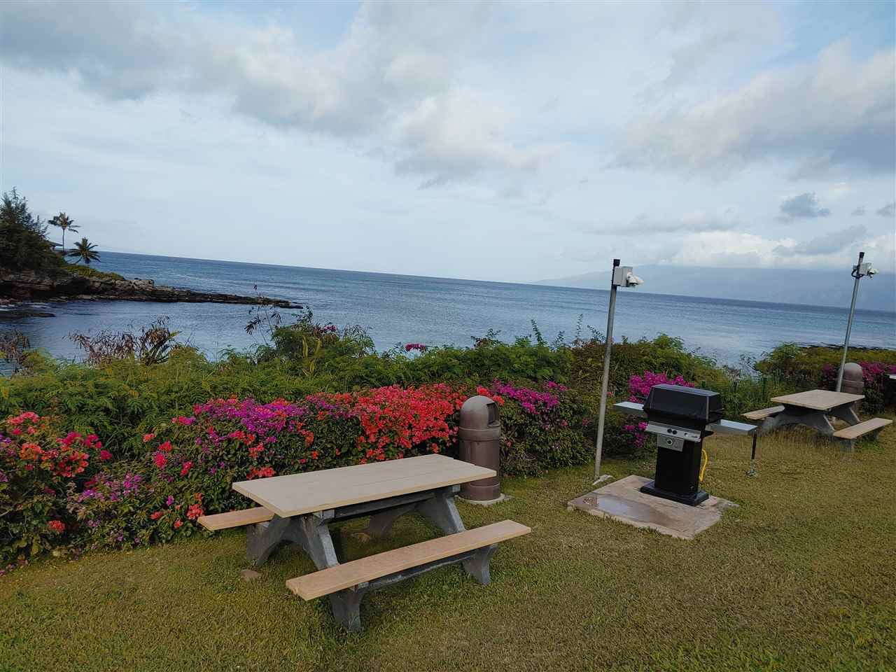 5295 Lower Honoapiilani Road, Unit A24 Lahaina, HI 96761 - Photo 17 of 23 a view of a bench in roof deck