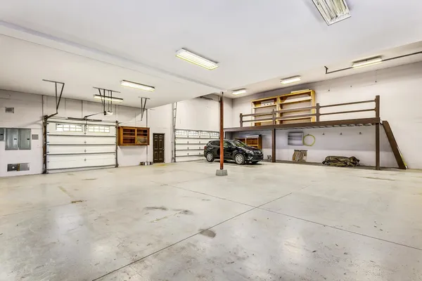 $2,600,000 | 3800 South 127th Street East, Derby, KS 67037