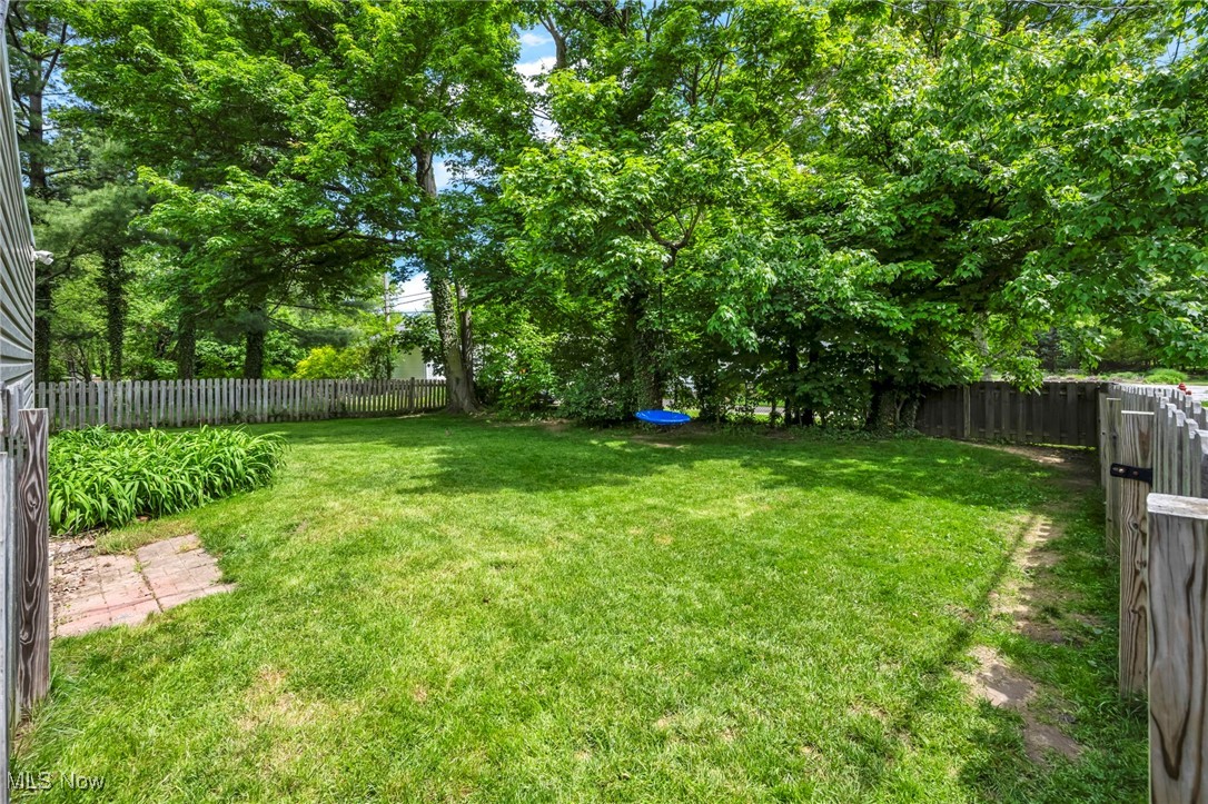 1167 Croyden Road Lyndhurst, OH 44124 - Photo 3 of 39