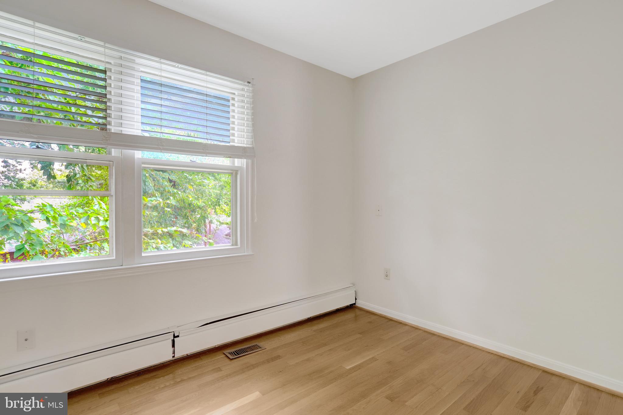 411 North Bryan Street Arlington, VA 22201 - Photo 47 of 58 an empty room with a window