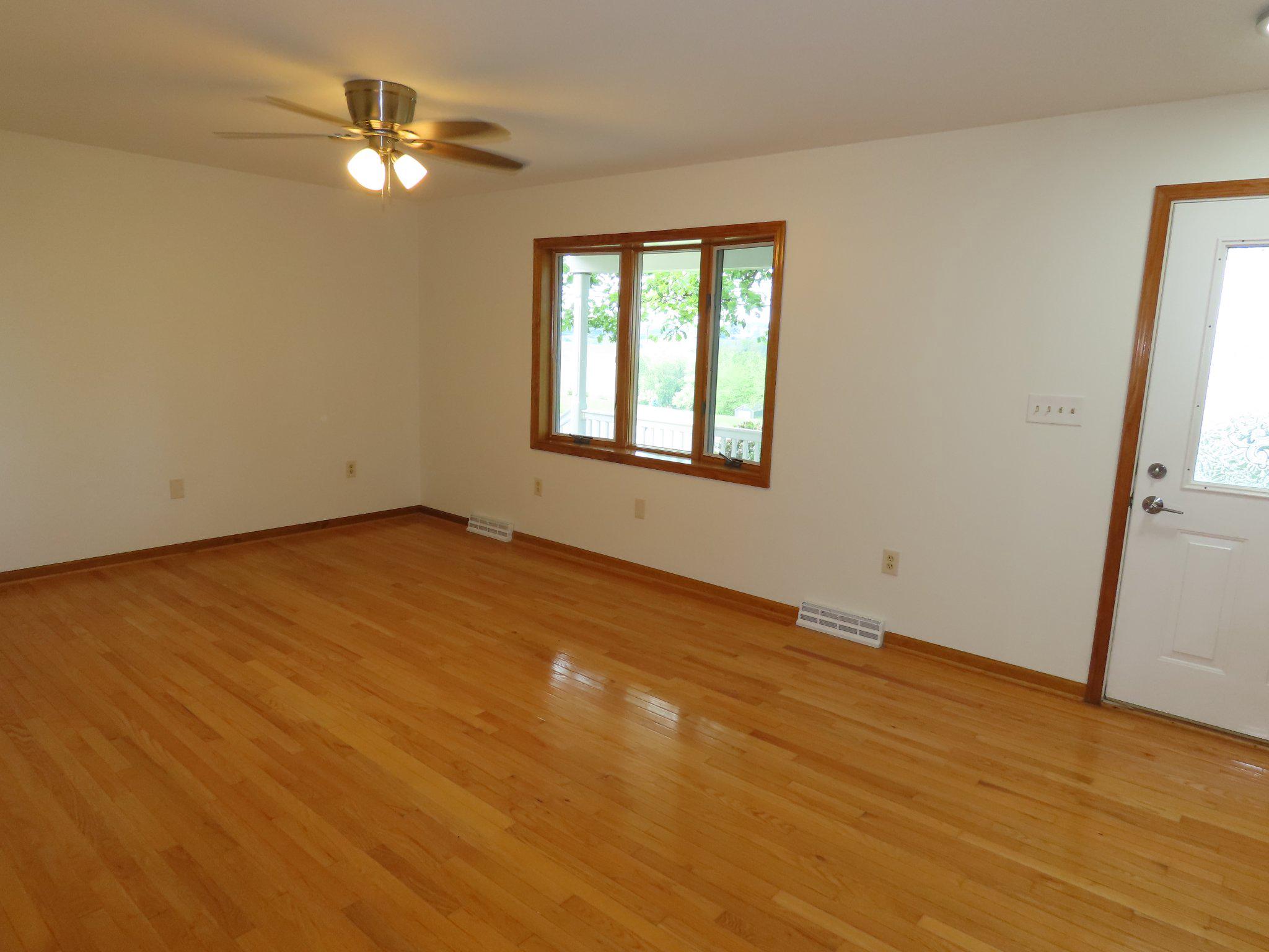 703 St Marys Road Pylesville, MD 21132 - Photo 6 of 24 Living room