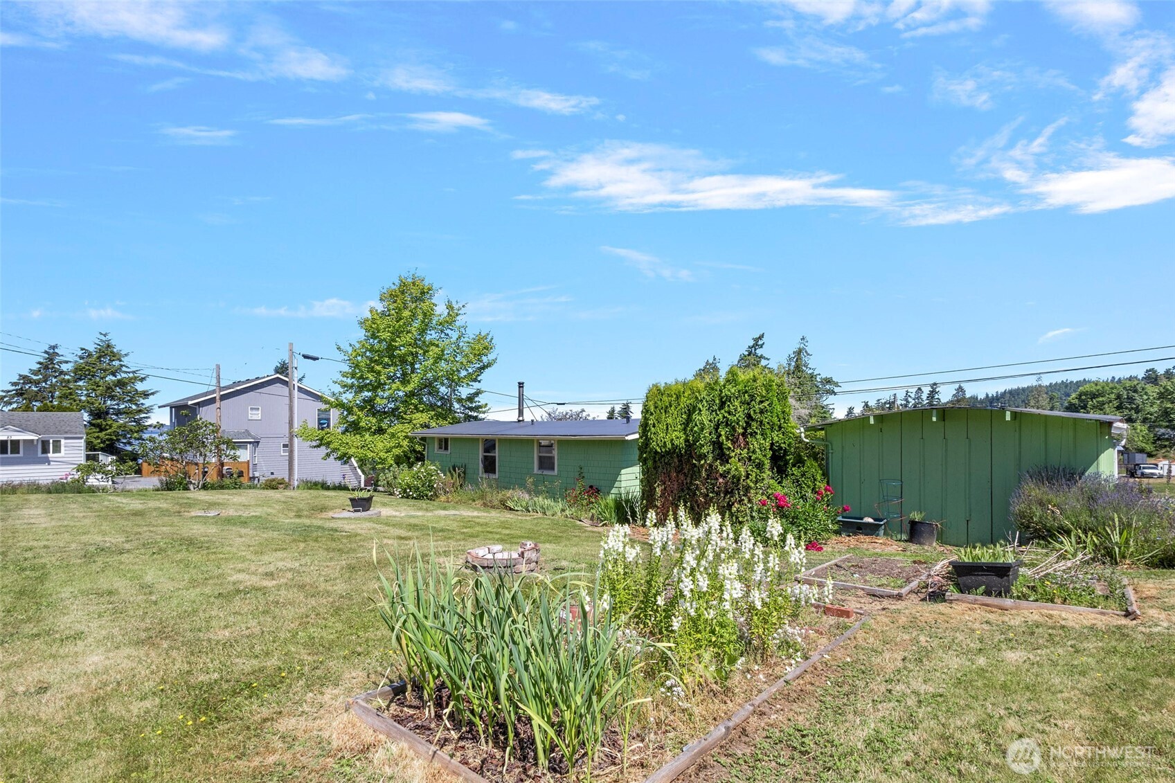 967 High Road Camano Island, WA 98282 - Photo 4 of 37 Gallery Image 4