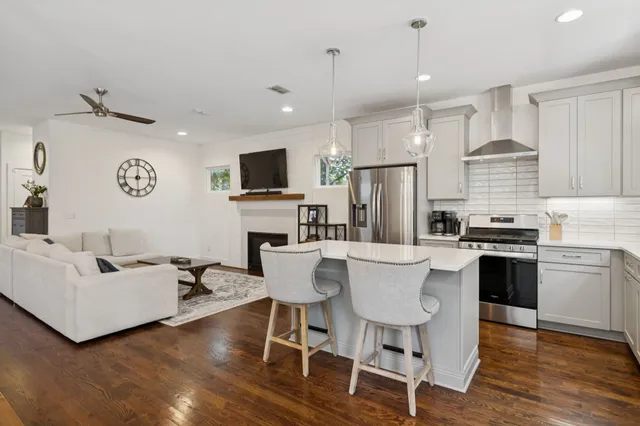 $699,500 | 506 East B E Bend Drive, Nashville, TN 37209