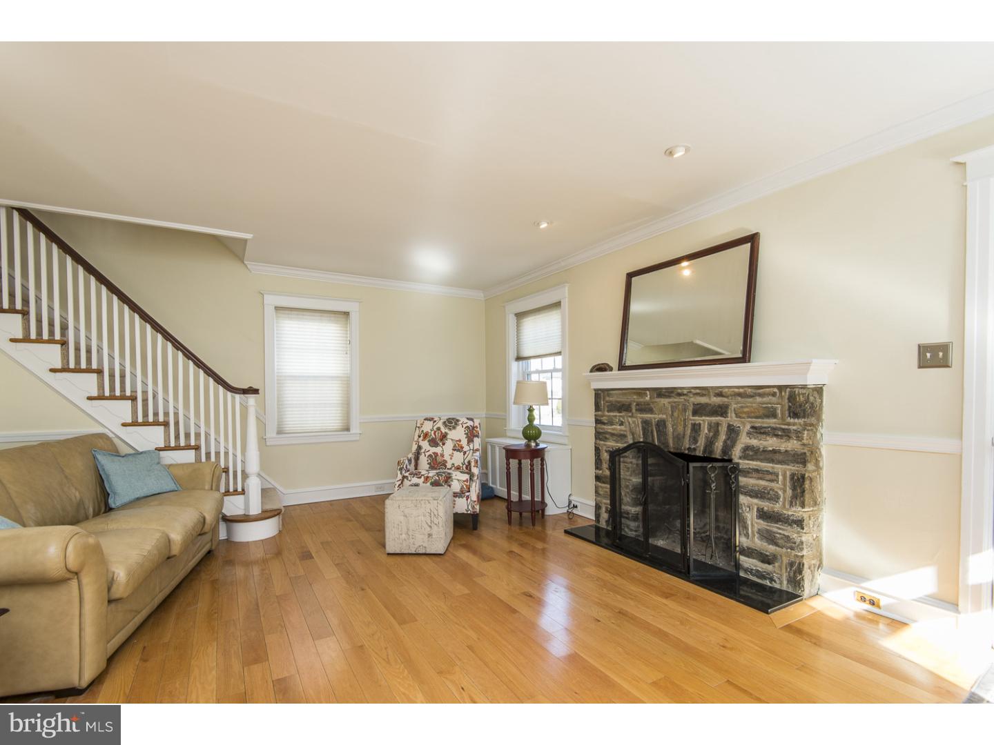 2404 Hollis Road Havertown, PA 19083 - Photo 4 of 25 Living Room