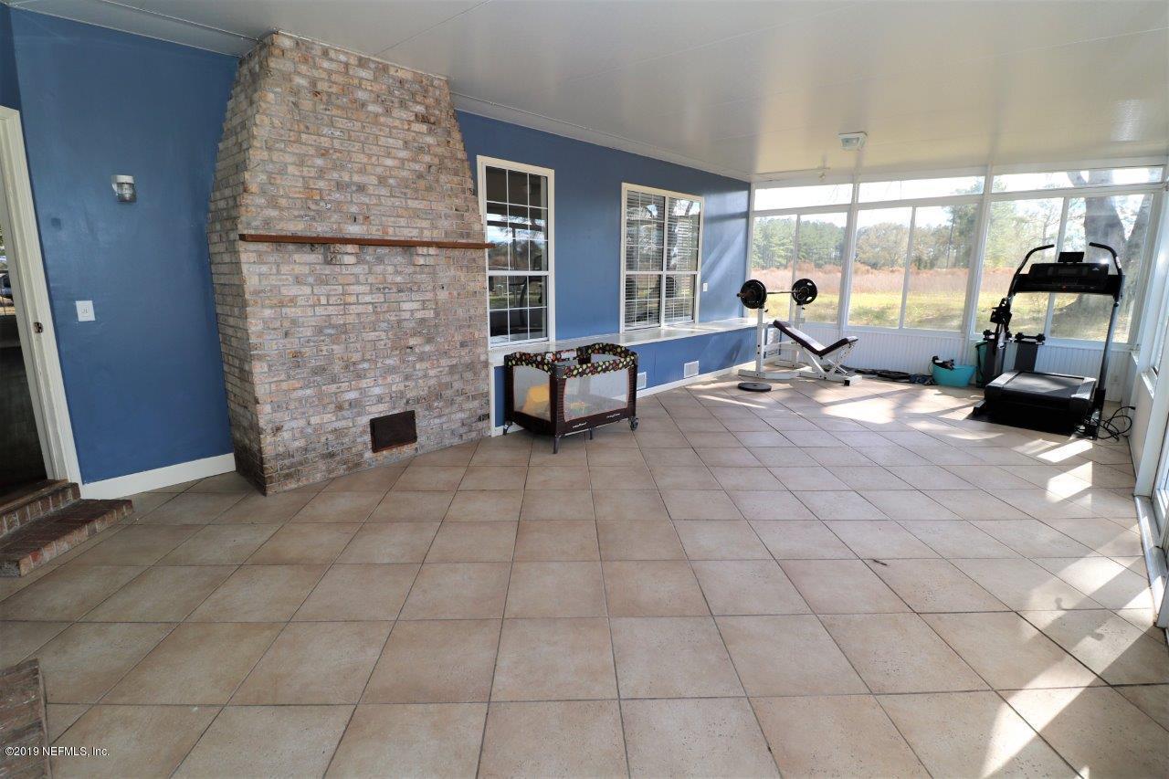 36201 Gage Road Callahan, FL 32011 - Photo 17 of 28 Family Room