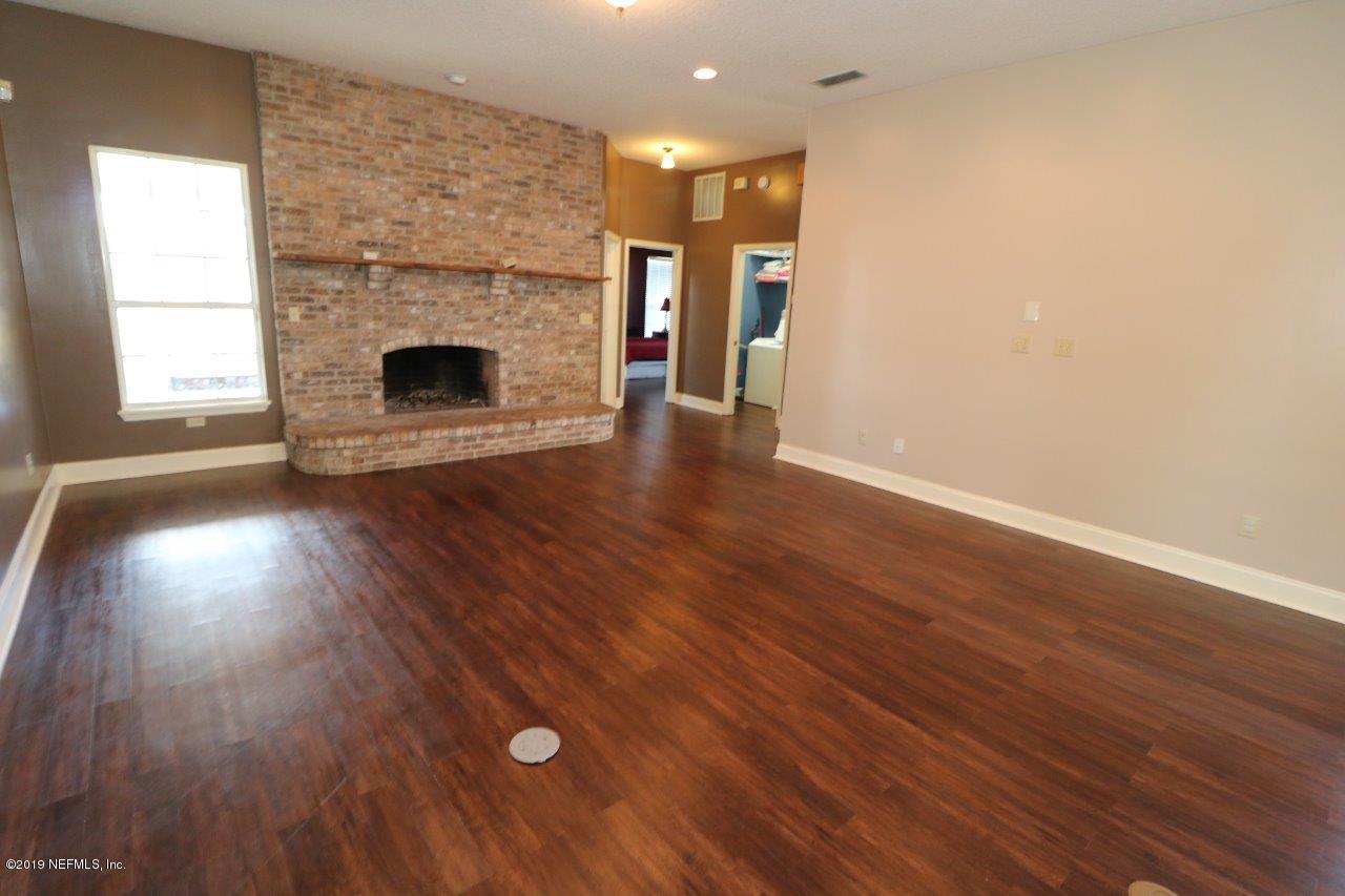 36201 Gage Road Callahan, FL 32011 - Photo 3 of 28 Family Room.....