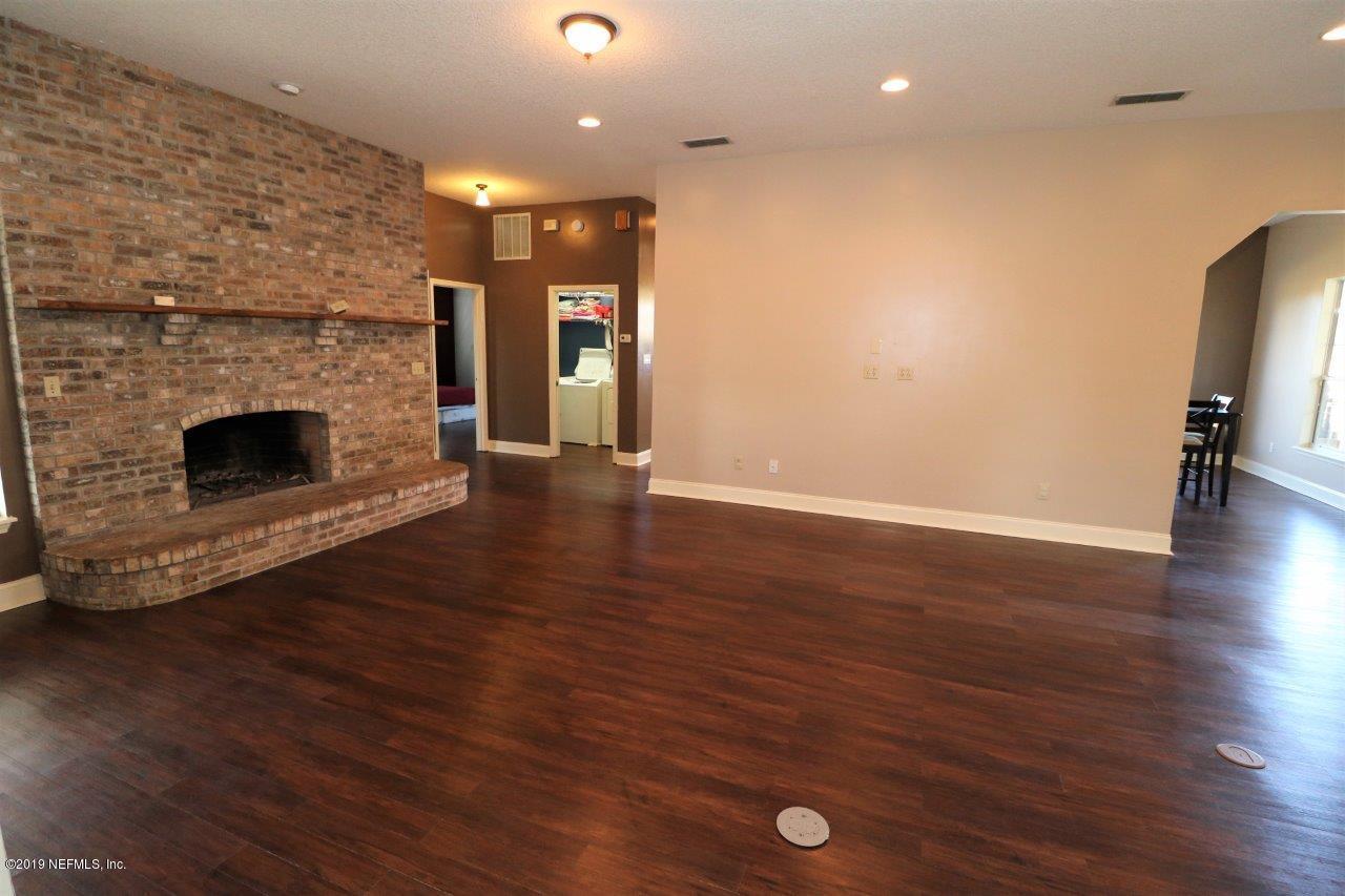 36201 Gage Road Callahan, FL 32011 - Photo 4 of 28 Family Room....