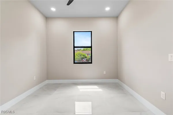 a view of livingroom with window and outdoor view