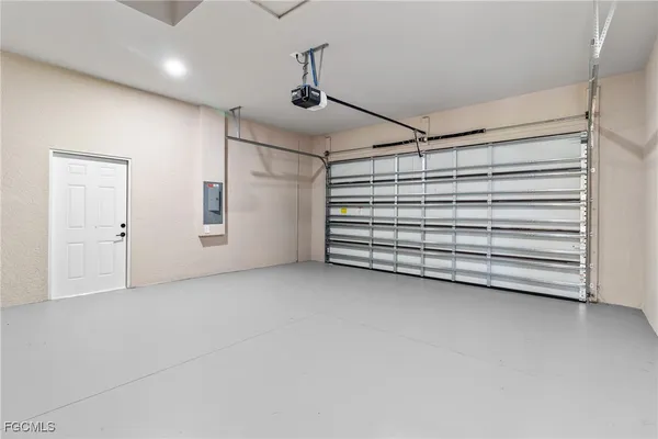 $2,300 | 2809 25th Street Southwest, Lehigh Acres, FL 33976