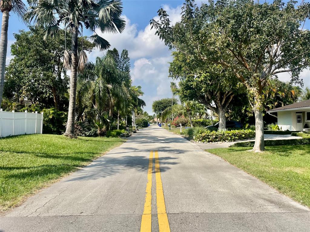 3220 Oleander Way Lauderdale-by-the-Sea, FL 33062 - Photo 39 of 50 a view of a park with plants and trees