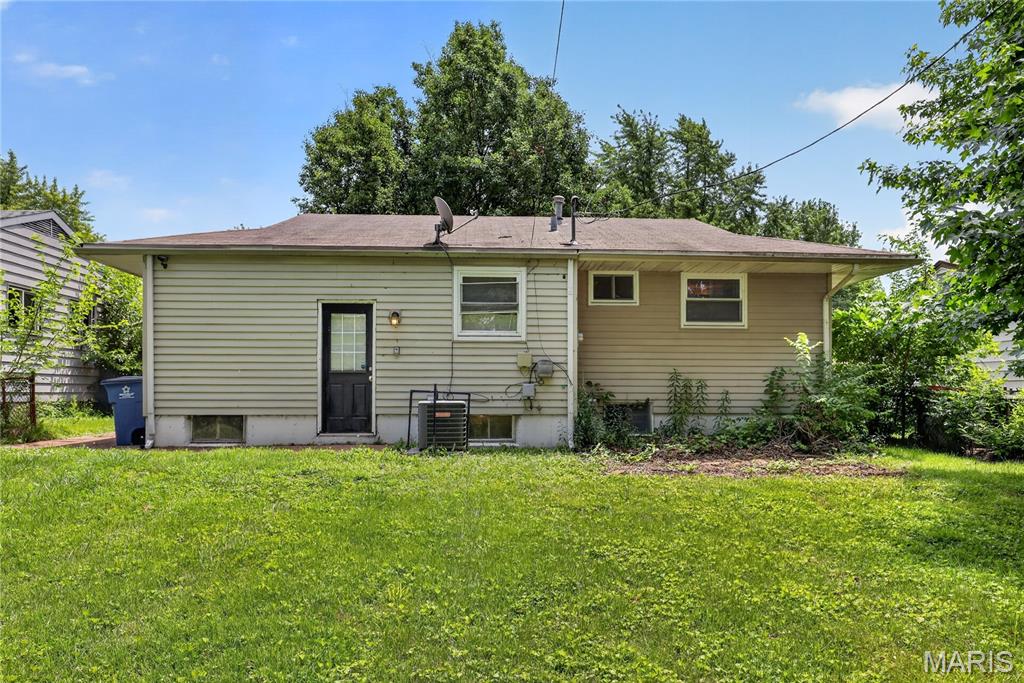 10829 Glen Garry Road St. Louis, MO 63137 - Photo 22 of 23