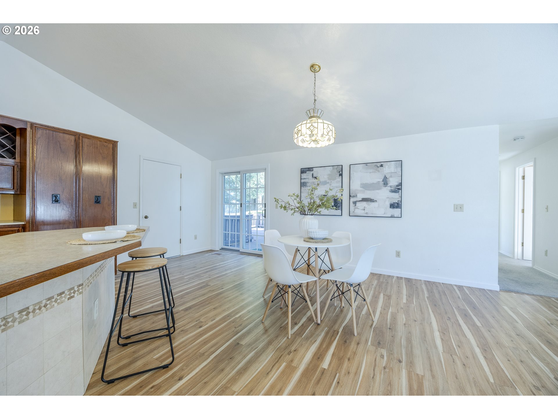 689 68th Place Springfield, OR 97478 - Photo 8 of 46