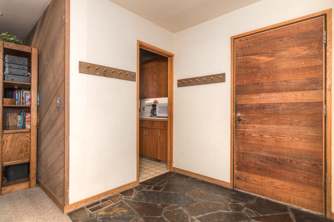 57252 Island Road, Unit A52 Sunriver, OR 97707 - Photo 7 of 28 Island Rd 57252 Meadow House 52 (7 of 31