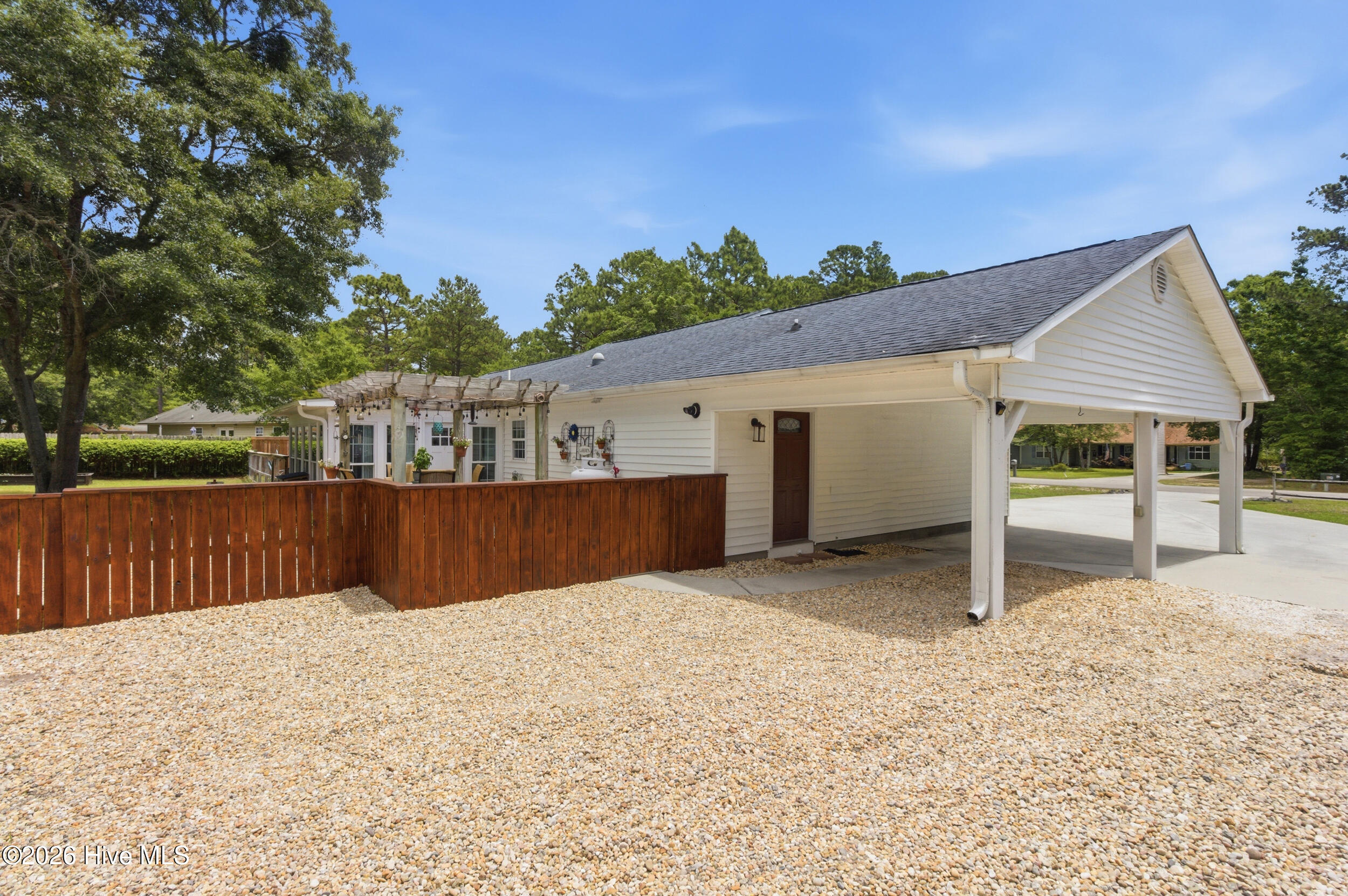245 Barrington Ridge Bogue, NC 28570 - Photo 4 of 45