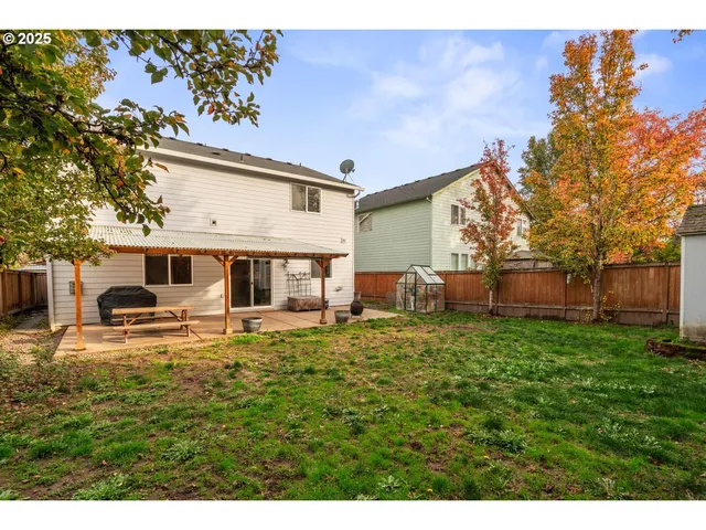 a house view with a outdoor space
