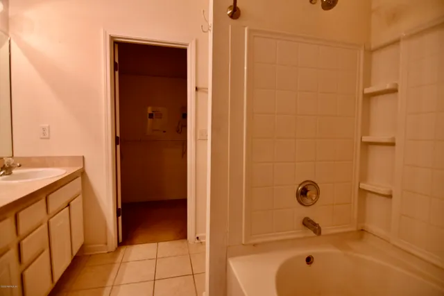 $268,000 | 5872 Pavilion Drive, Jacksonville, FL 32258