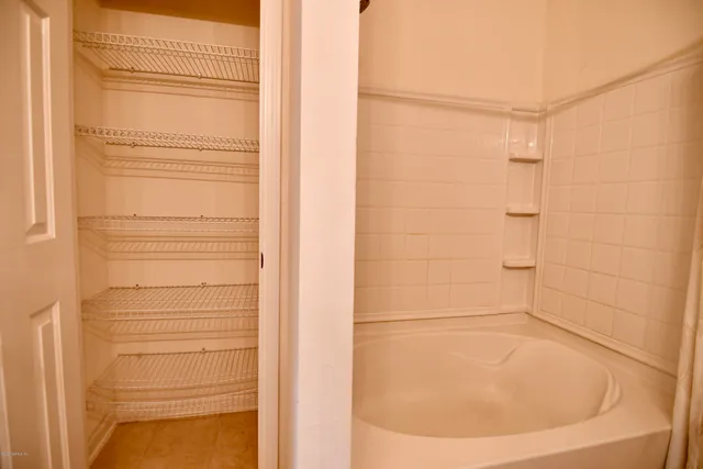 $268,000 | 5872 Pavilion Drive, Jacksonville, FL 32258